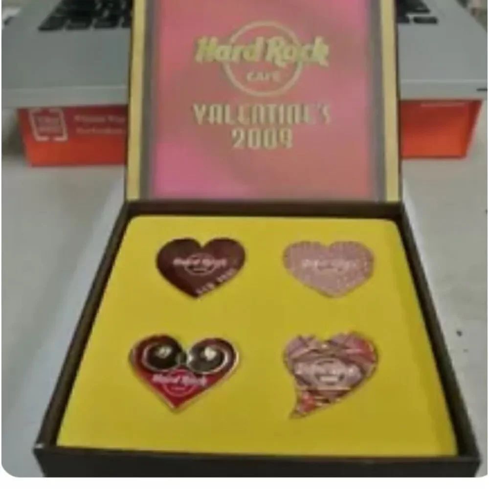Hard Rock Cafe New York Pins!
